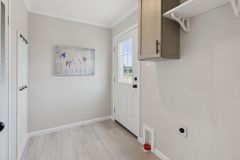 021-ascend-driftwood-cottage-utility-room